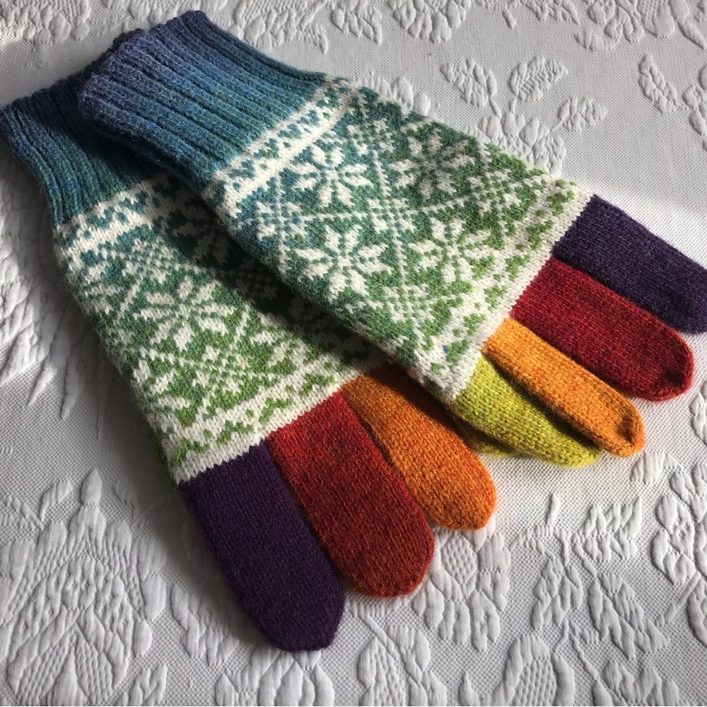 Gloves Pure Wool Hand Knit Folkloric Scandinavian Rainbow O/S
